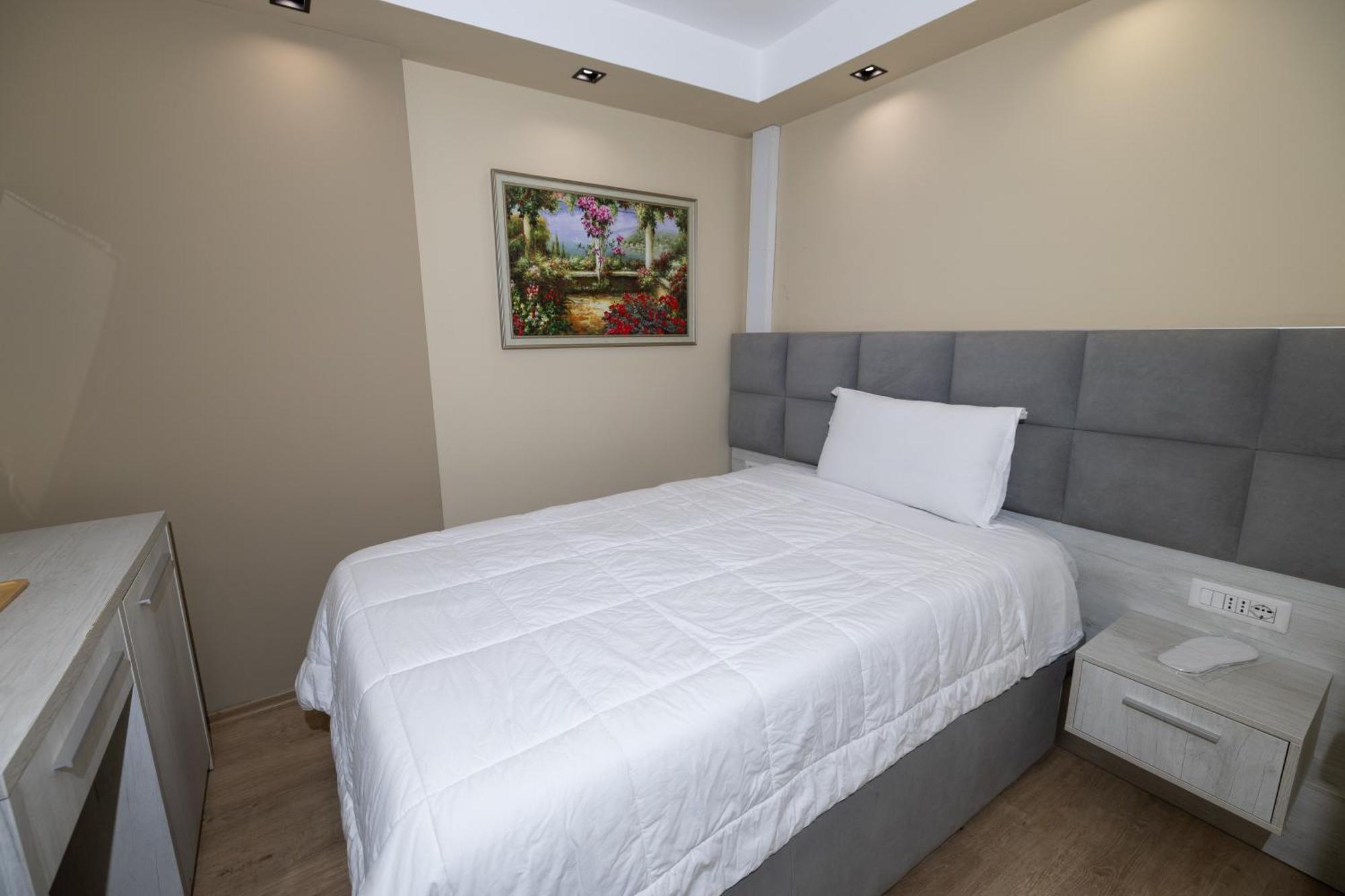 Hotel 4r Colombo 3*