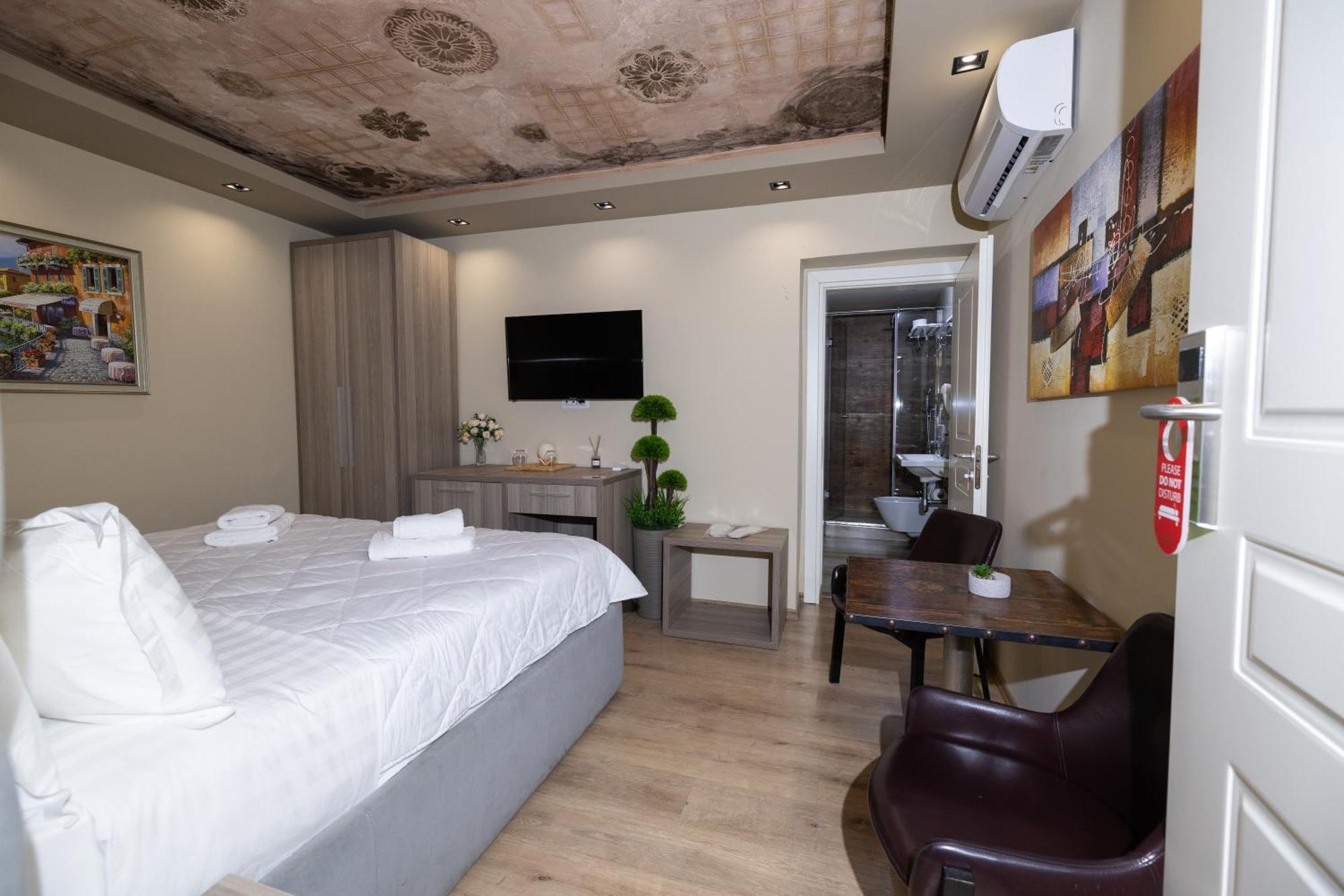4r Colombo Tirana