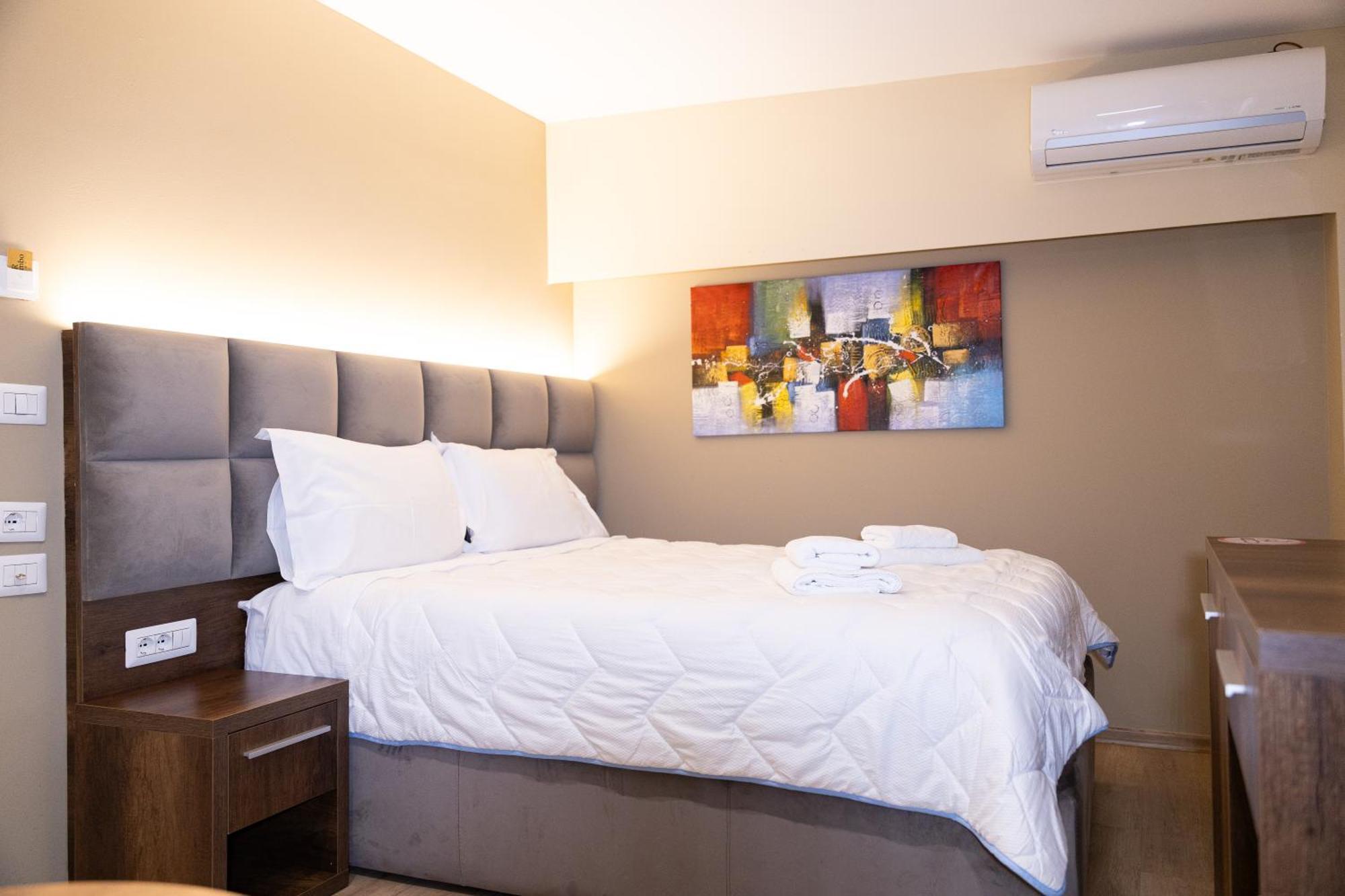 4r Colombo 3* Tirana