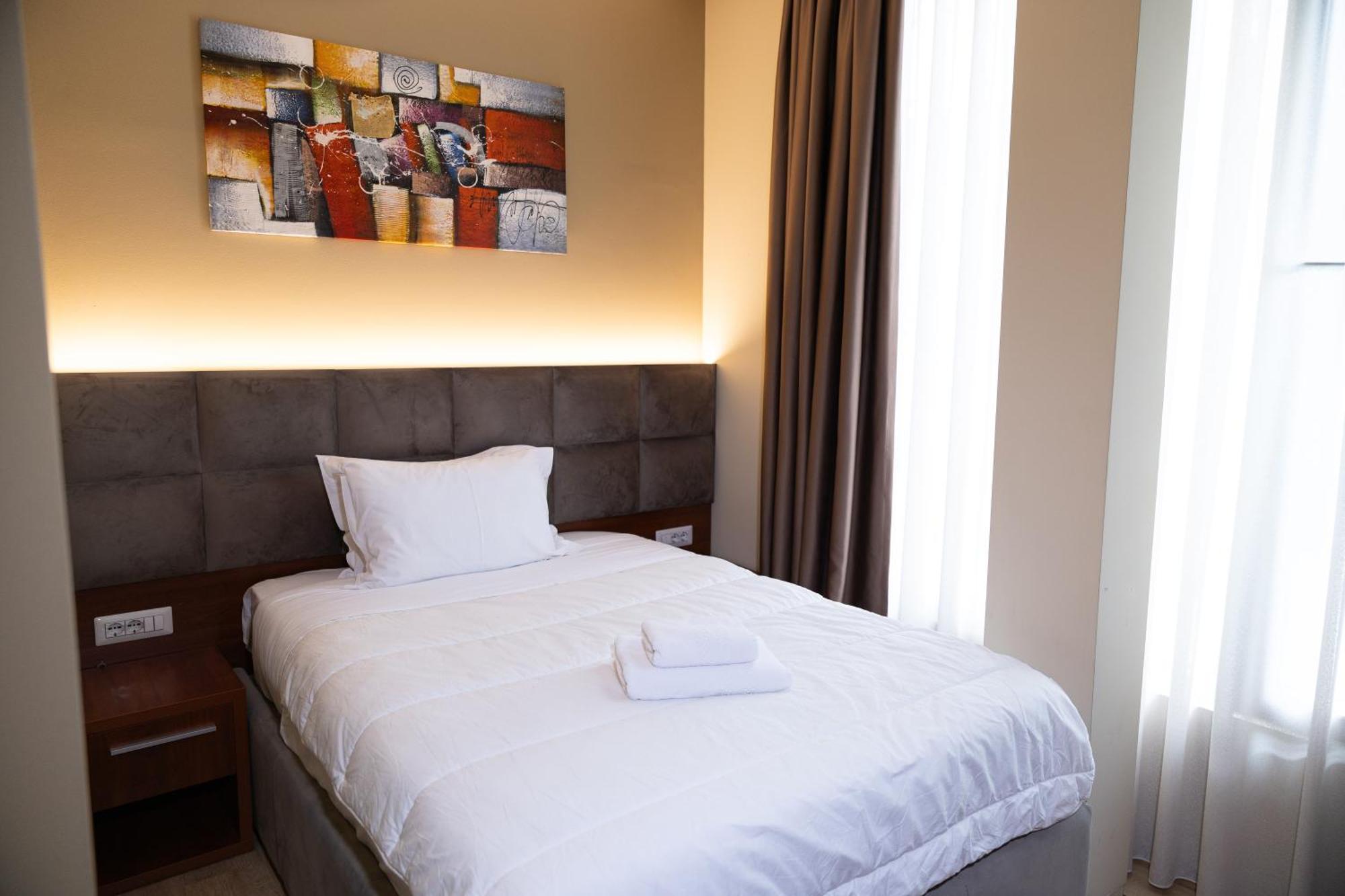 4r Colombo 3*
