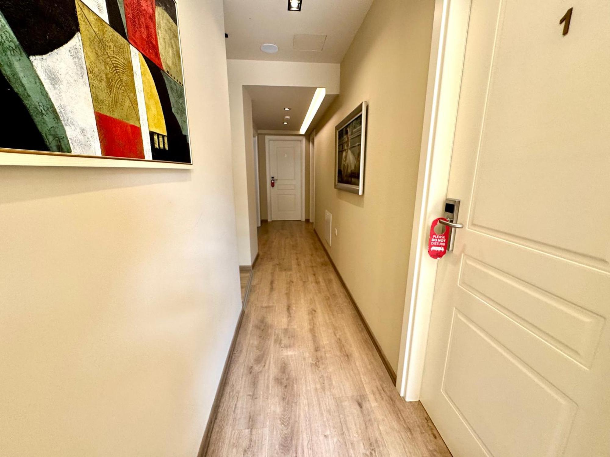 4r Colombo 3* Tirana