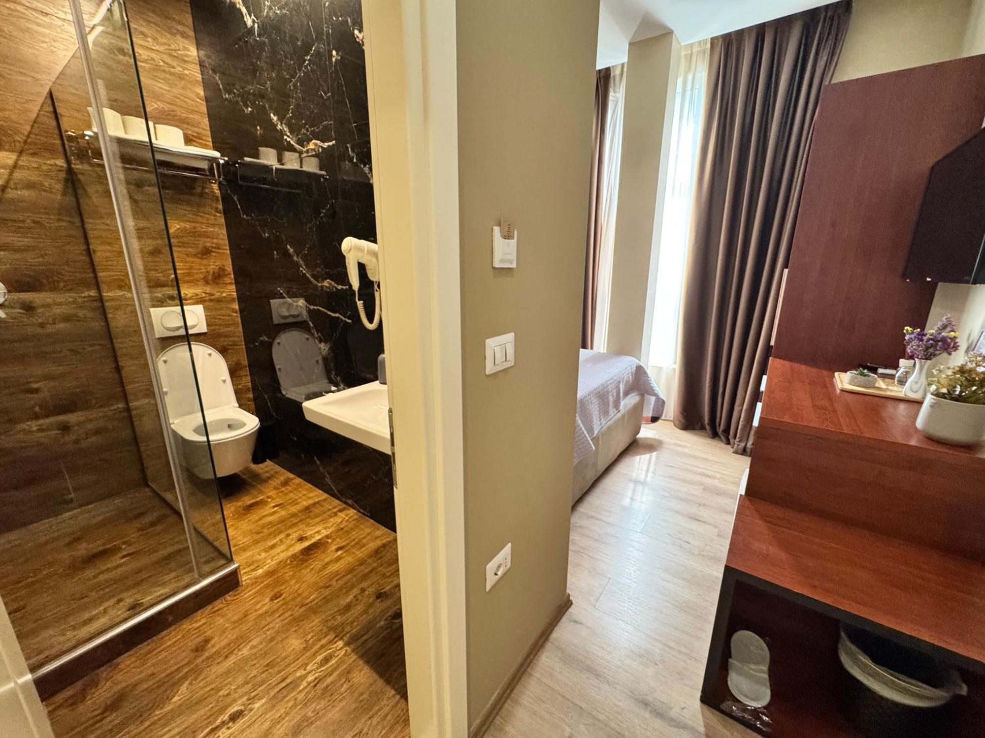 Hotel 4r Colombo 3*