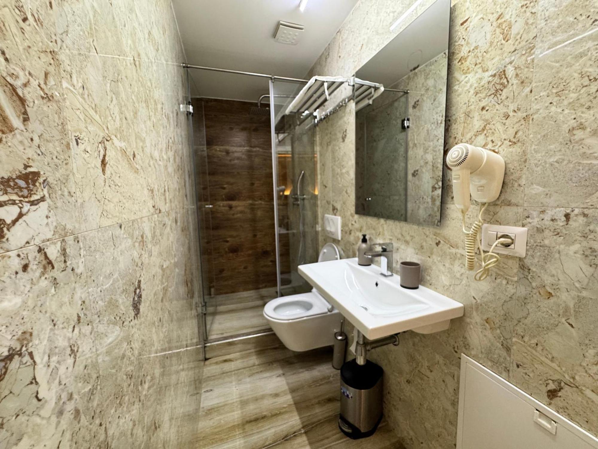 Hotel 4r Colombo Tirana