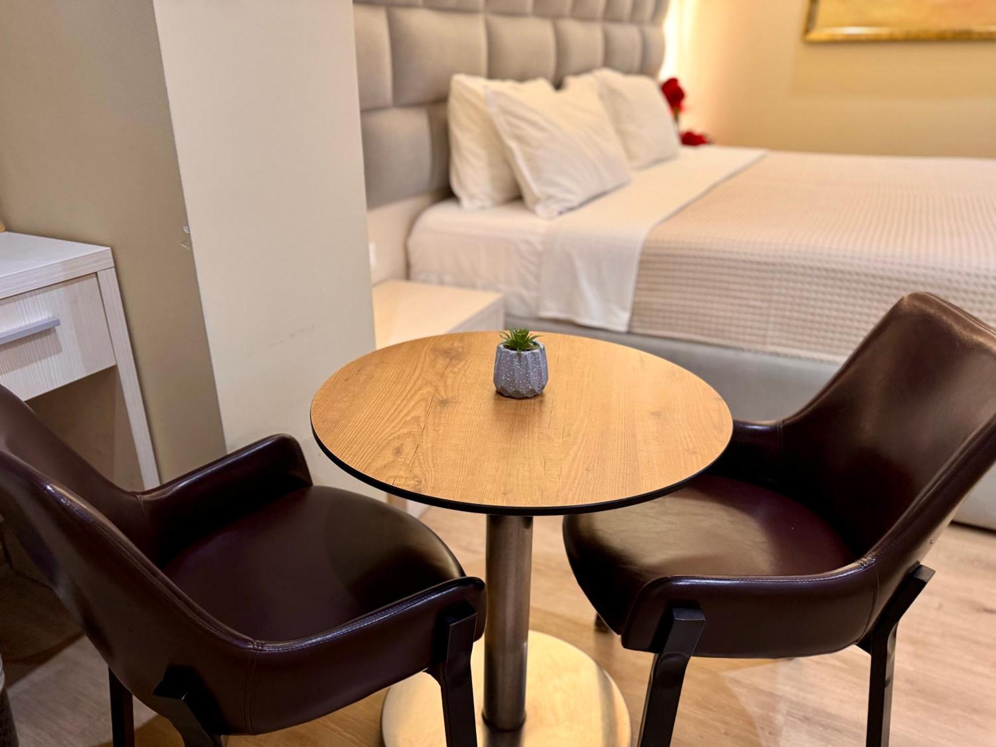 4r Colombo Hotel