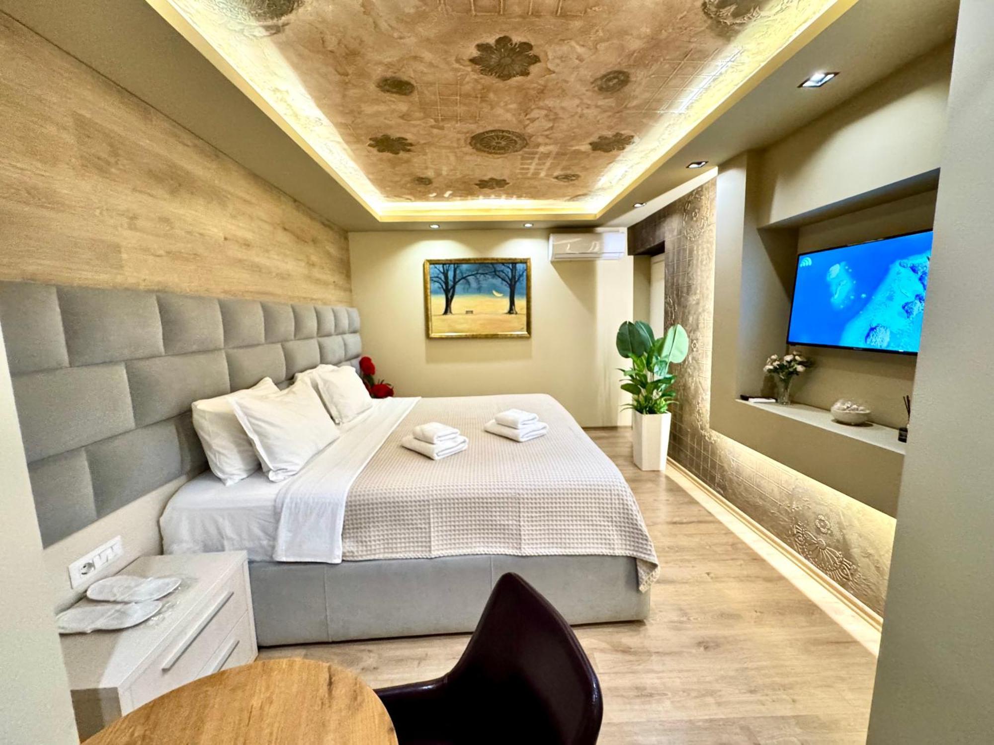 4r Colombo Tirana
